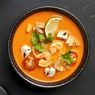 Том ям с морепродуктами