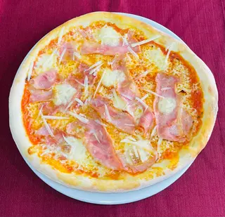 Pizza Tirolese