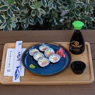 Пушена сьомга , манго, краставица и крема сирене (6бр 150г)