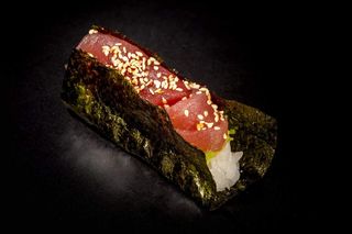 060 Temakizushi tuna