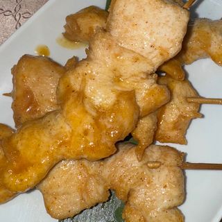 Chicken skewers with satay sauce 4 pcs