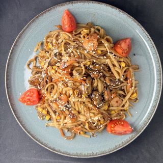 Удон з морепродуктами 0,350