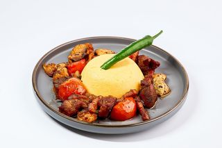 Tigaie picanta cu mamaliga