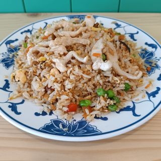 Arroz frito com frango