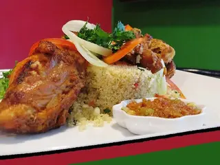 Poulet Sauté ( 1/2 Poulet ) + Attiéké