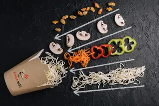 Tăiței cu carne de midii și legume