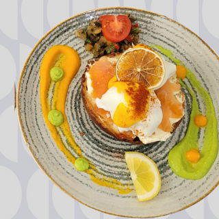 Eggs benedict Somon si Crema de branza (300g)
