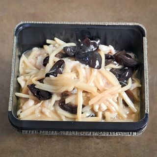 Pui cu bambus si urechi de lemn