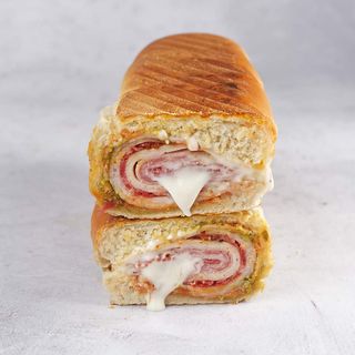 Extra Sendvic + Coko Mus + Coca Cola + Dodatak