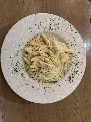 Tjestenina s četiri vrste sira