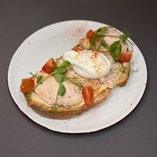 Тост з індичкою та Хумусом (275г)