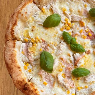 Піца з куркою та беконом (360г)