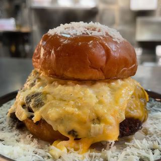 Cheesus Christ + Patatas + Bebida a elegir