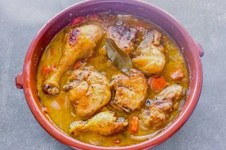 Pollo En Salsa