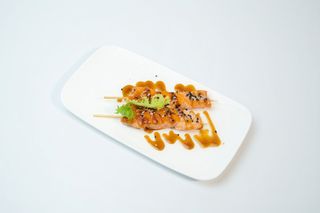 81. Yakitori De Salmón