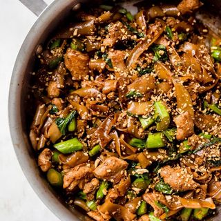 Rice Noodles With Broccoli 