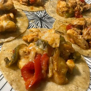 Fajitas de pollo con queso SIN GLUTEN , NO pica nada de nada.