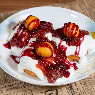 Papanasi cu Smantana si Dulceata 240 Gr.