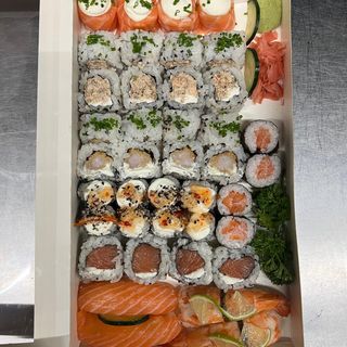 Yanagi  + 8 pçs de hot (40 pçs)