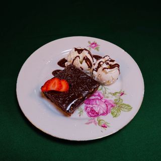 ბრაუნი ნაყინით