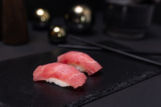 Tuna nigiri (2buc)