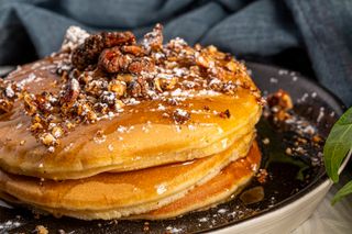Panquecas Mel, canela e nozes