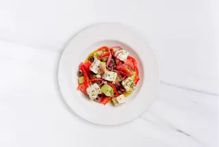 Греческий салат с маринованной фетой