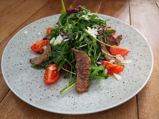 Салат Теплий з телятиною (250г)