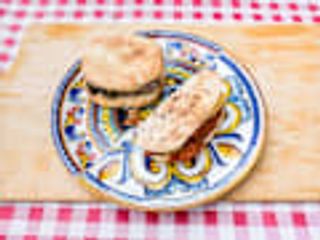 Panino con salsiccia, friarielli e provola