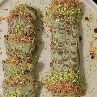 Crêpe À La Crème Pistache Et Kunafa