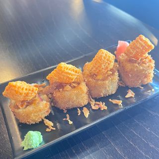 18. Maki crispy (4uds.) / Crispy maki (4 pieces)
