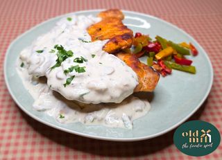 Cotlet porc  sos de ciuperci..