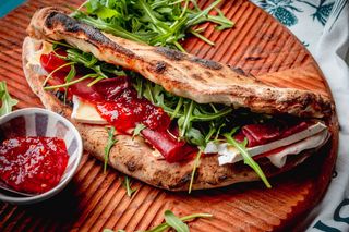 Panino di panzerotto con mortadella