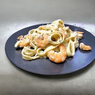 Паста з тигровими креветками та мідіями (230г)