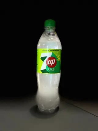 Напій 7 up  (0.5л)