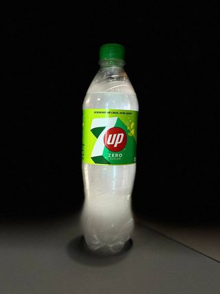 Напій 7 up  (0.5л)