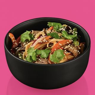 Смажена локшина Удон з телятиною та соусом Удон Біф (310 г)