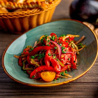 Салат "Ачик-чичук"