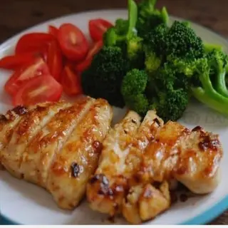14D- Muslo de pollo con salsa teriyaki
