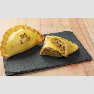Empanada de pollo al curry