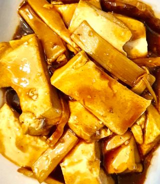 Tofu bambù e funghi 