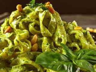 Fettuccine al pesto fresco con mandorle