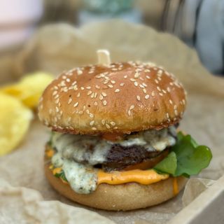 Cheddar Dry Age Angus Burger meniu 