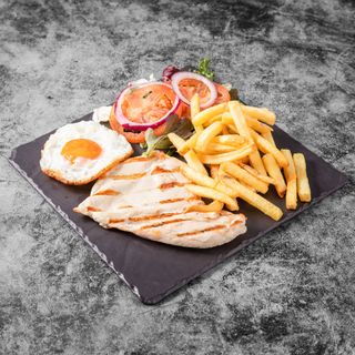 Pechuga de Pollo con Huevo y patatas