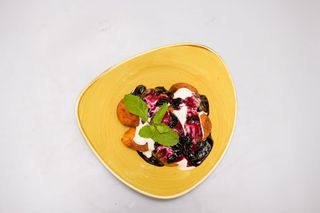 Papanaşi cu dulceata de afine