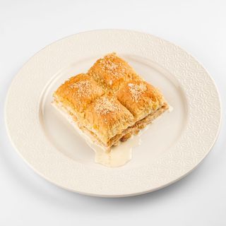 Mala kutija  Milky lješnjak 4 komada