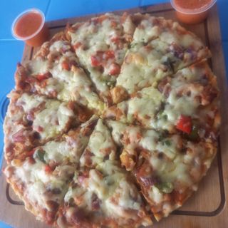 Large Hawaiian Chicken Pizza