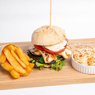  WEGE Burger z grillowanymi warzywami