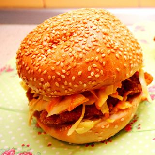 Hamburger de pui de casa 