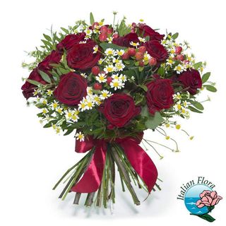 Bouquet con margherite e rose rosse